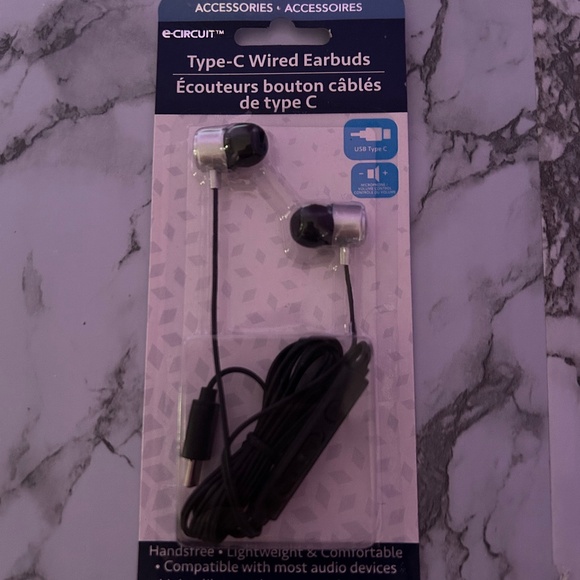 Brand New Silver Type C Wired Earbuds - Picture 1 of 3